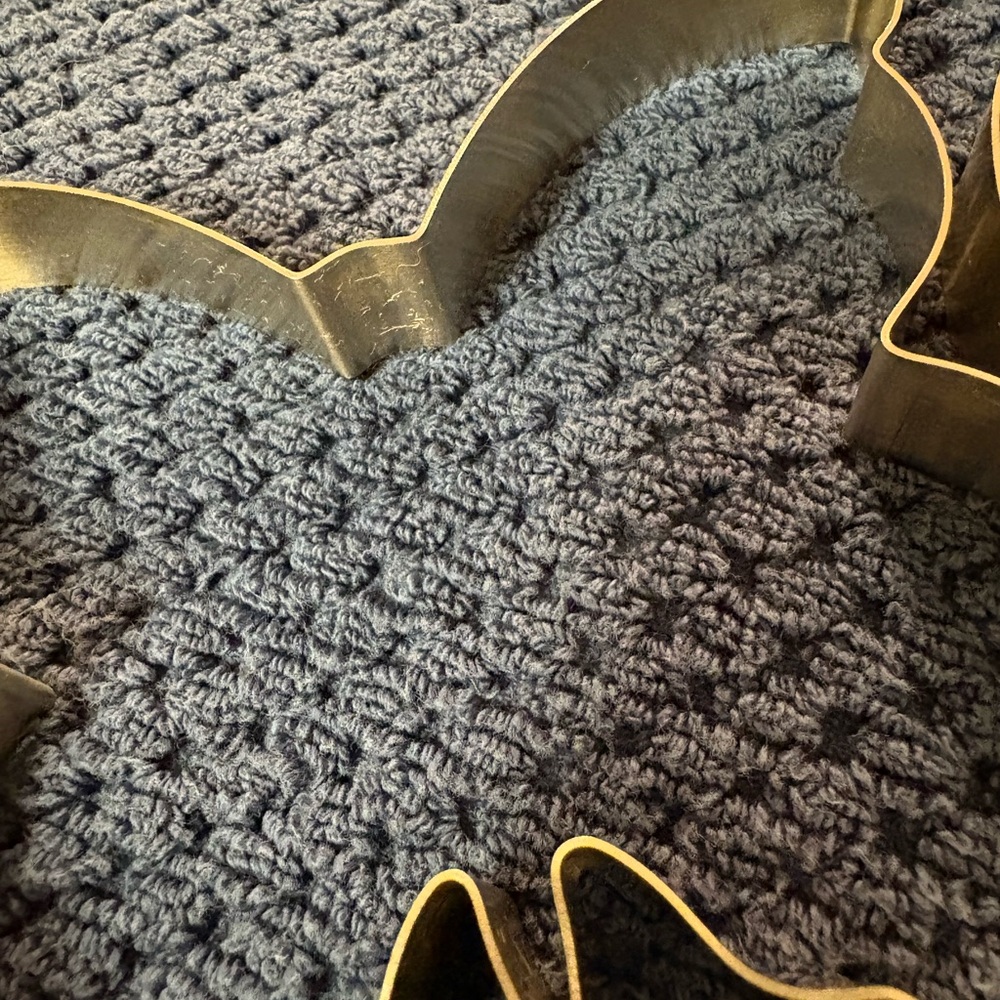 3 Older Metal Pancake/Cookie Treat Cutters - Mitten, Heart & Butterfly - Picture 10 of 16